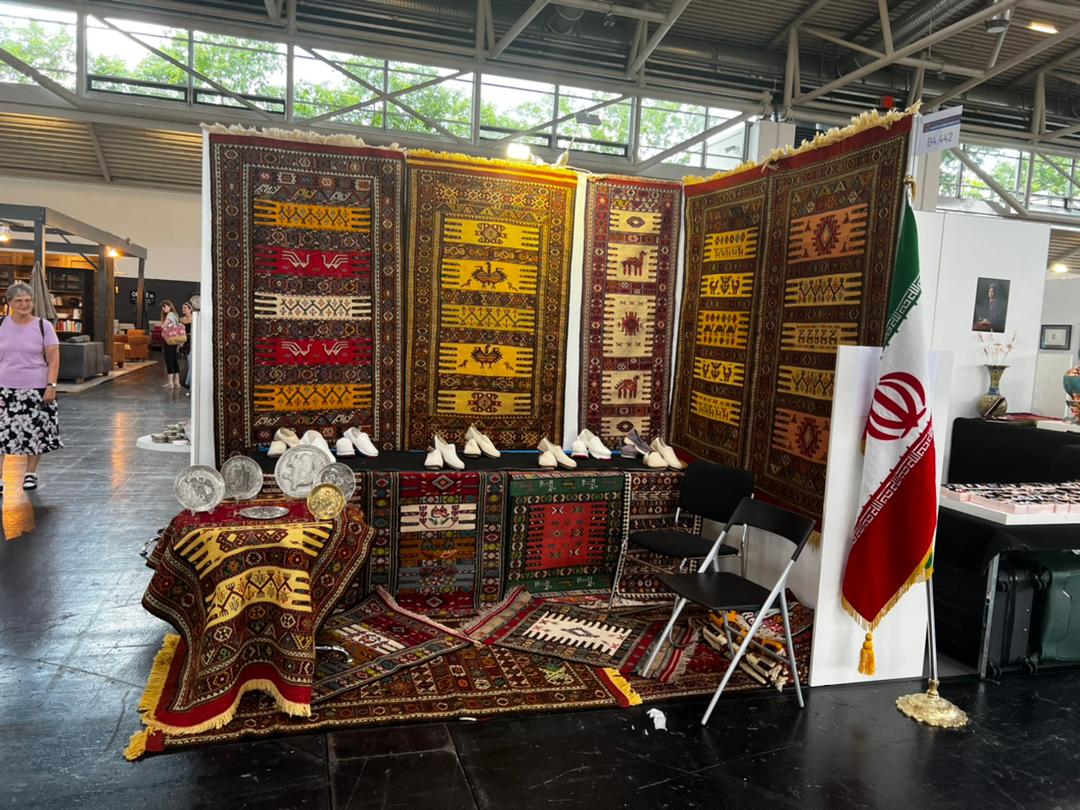 برپایی غرفه گلیم خراسان شمالی در نمایشگاه بین‌المللی صنایع‌دستی مونیخ